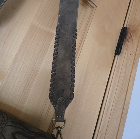 Disturbia Brown Crossbody Bag - Picture 12 of 16